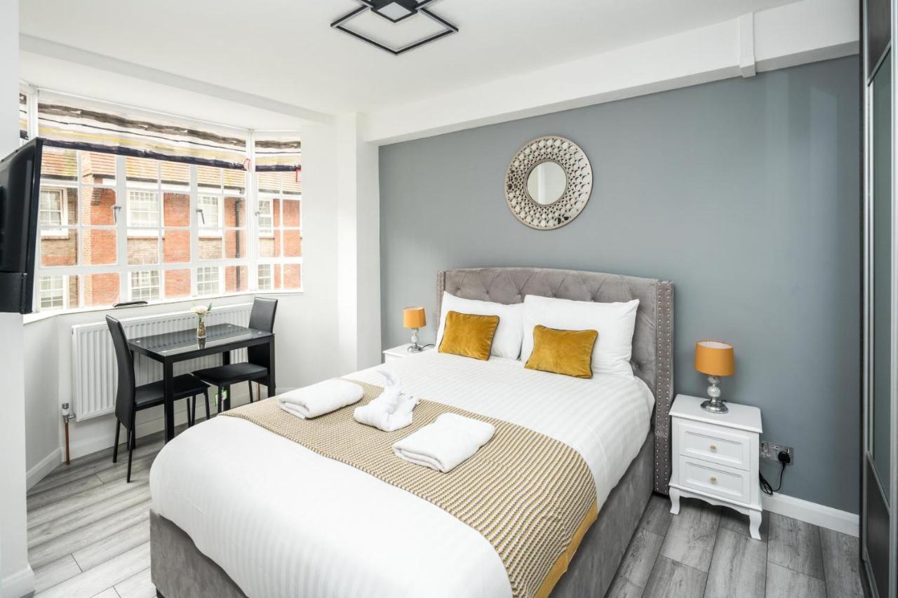 New Sleek Modern In The Heart Of Chelsea Apartment