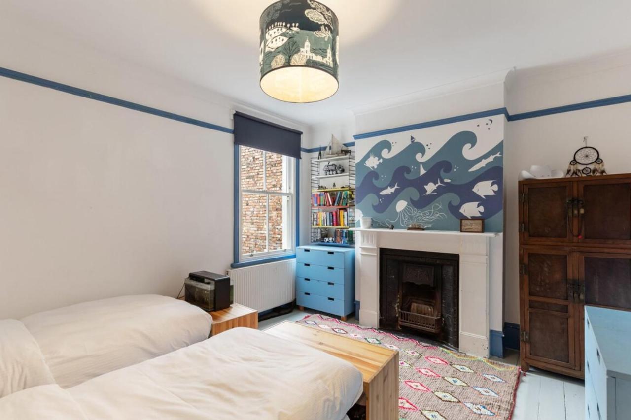 Lovely 4-bedroom House Near Portobello Apartamento *