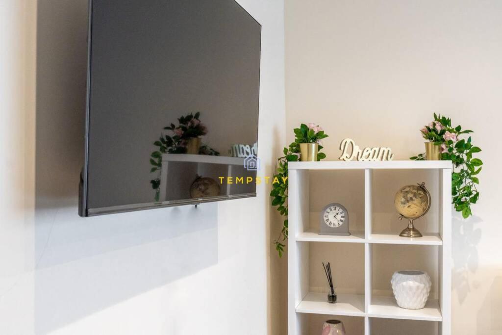 5 Bed/4 Bath At Wembley Stadium & Free Parking Holiday home