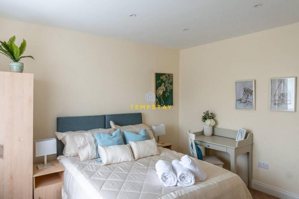 5 Bed/4 Bath At Wembley Stadium & Free Parking * Londres