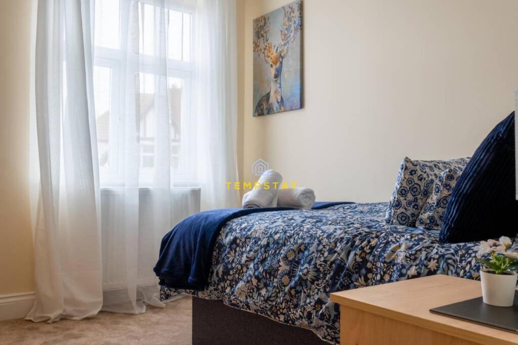 5 Bed/4 Bath At Wembley Stadium & Free Parking Сasa de vacaciones Londres