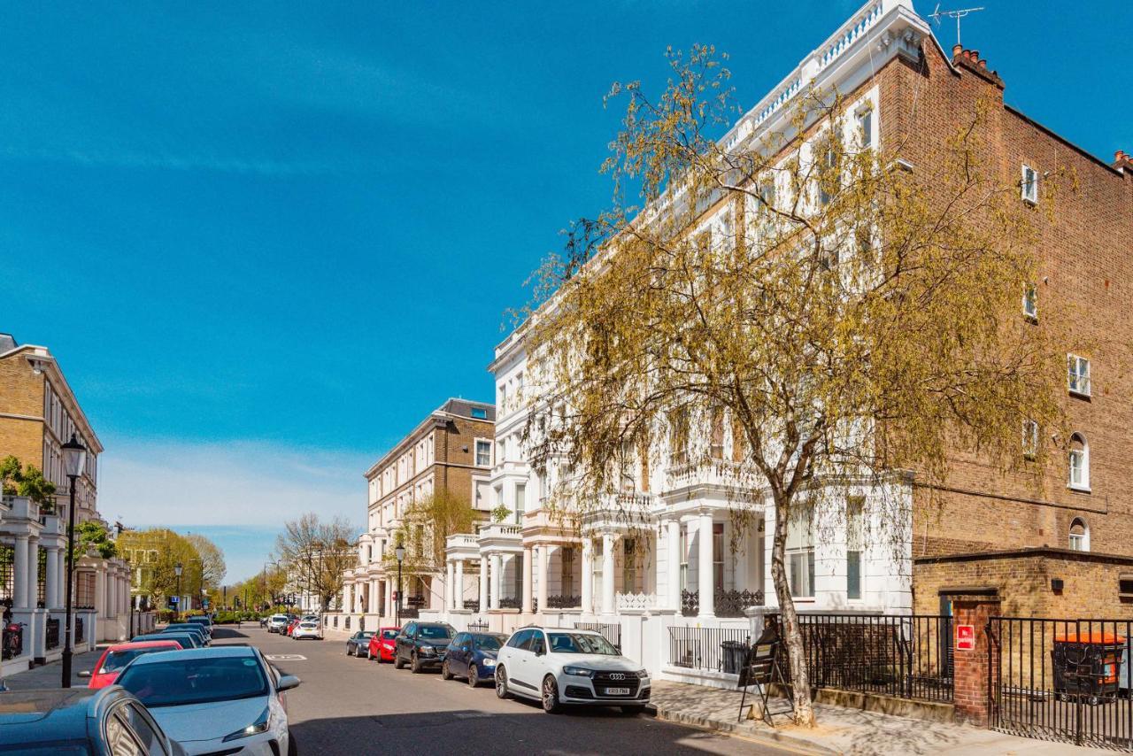 Stunning Near Earl's Court By Underthedoormat *