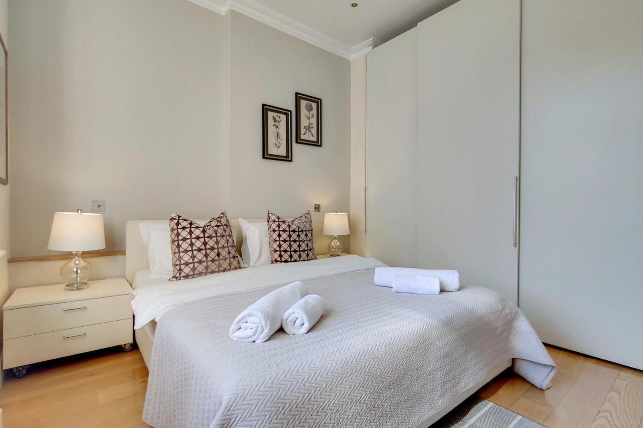 Appartement Cg1 - 2 Bedroom Apt, Kensington Garden Square View Londen