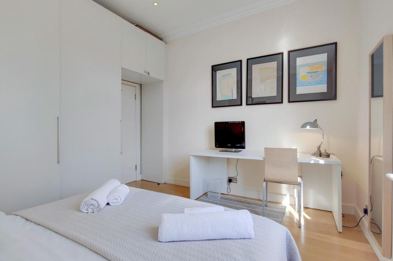 Appartement Cg1 - 2 Bedroom Apt, Kensington Garden Square View Londen