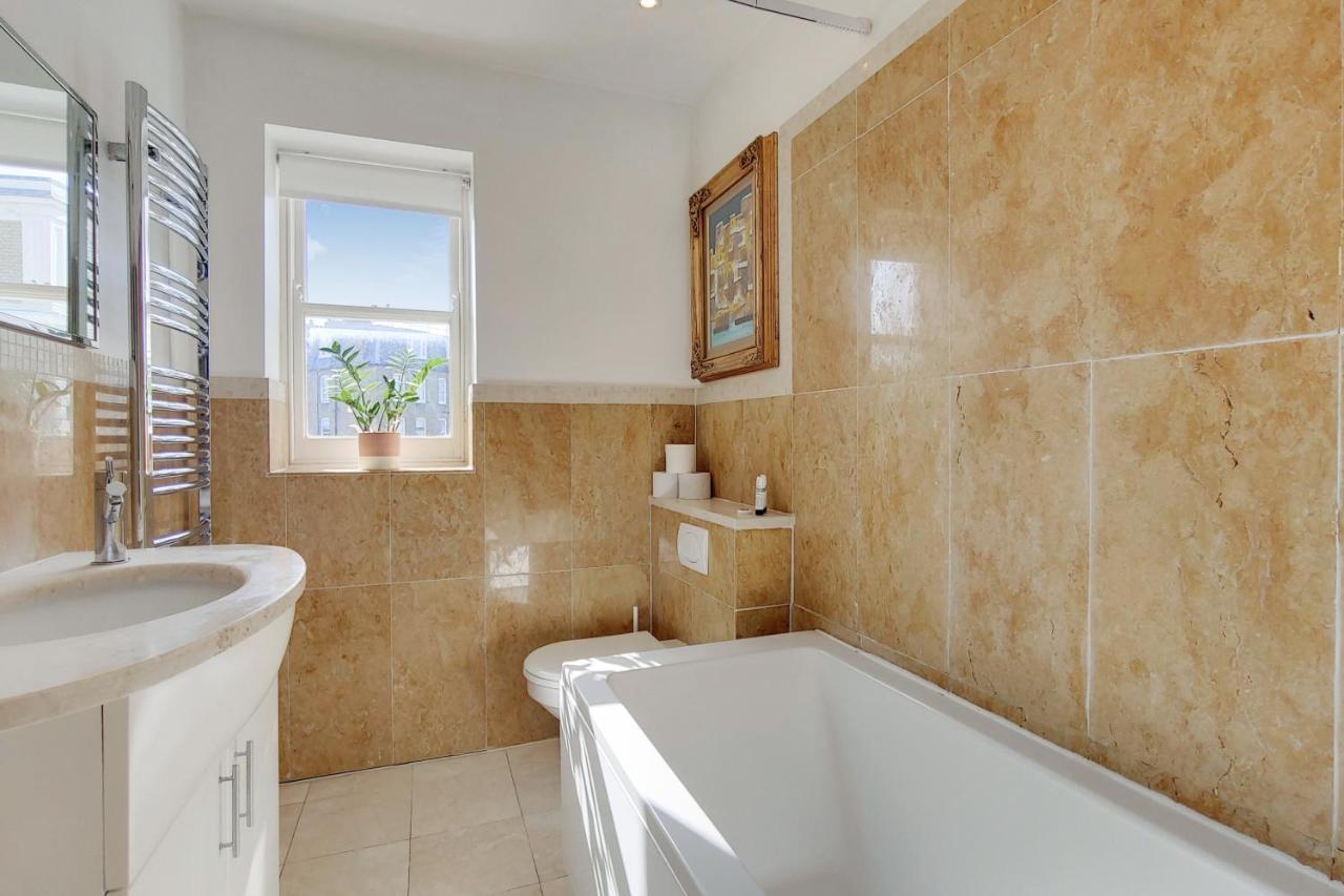 Cg1 - 2 Bedroom Apt, Kensington Garden Square View Appartement Londen
