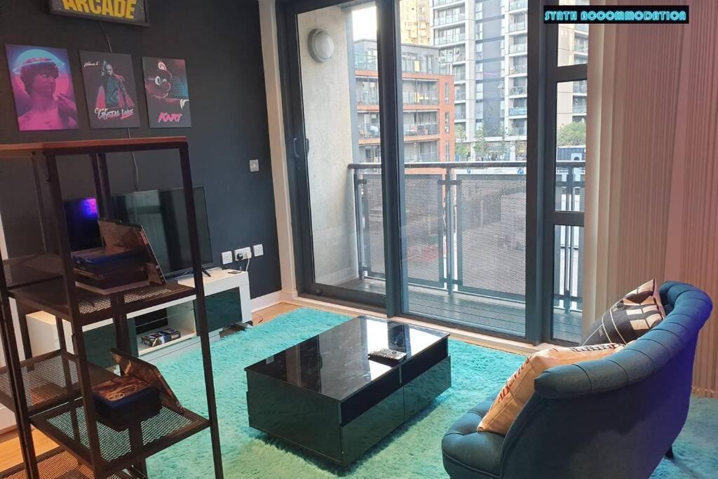 Apartamento 80s Retro 1bed Studio Serviced Canary Wharf Perfect For Solo & Couple Travellers Londres
