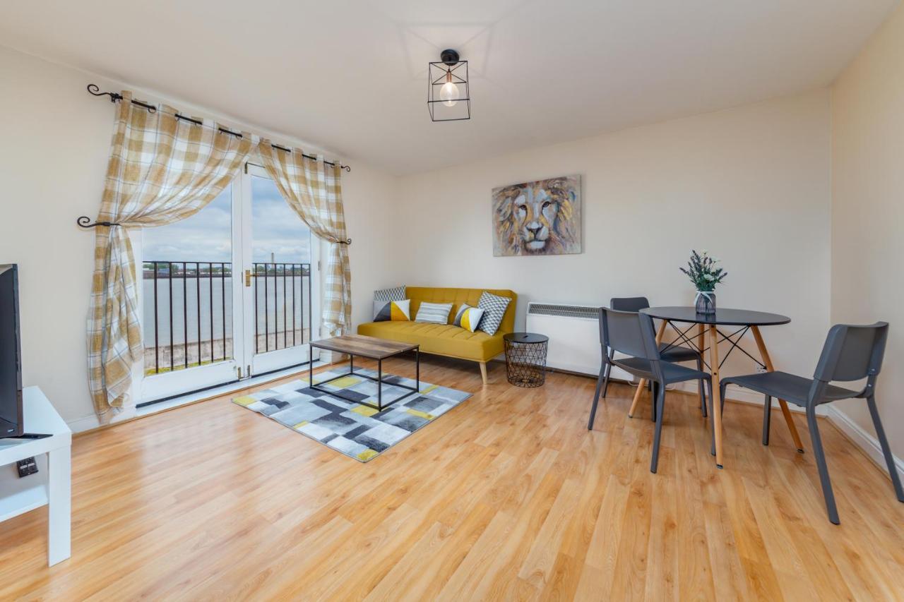 By Rehoboth - 23 Thames View - Upper - Woolwich * London