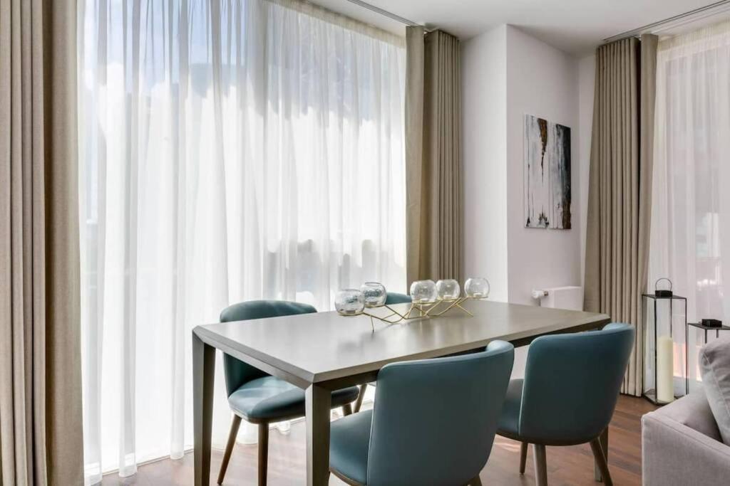 Two Bedroom With Two King Size Bed *