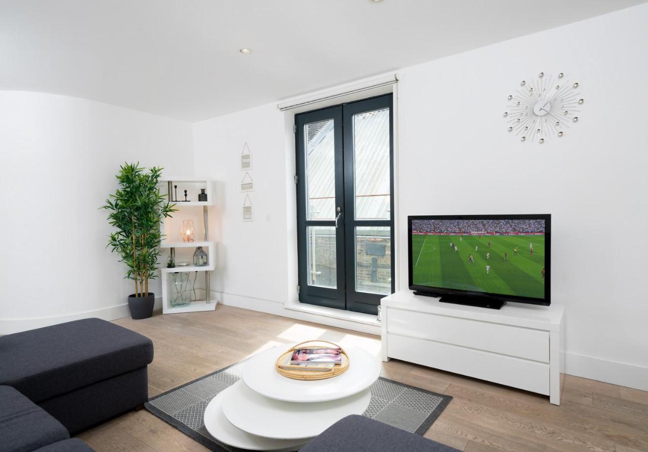 Spacious 2 Bedroom, 3 Beds 2,5 Bathroom, Trafalgar Square Appartement *