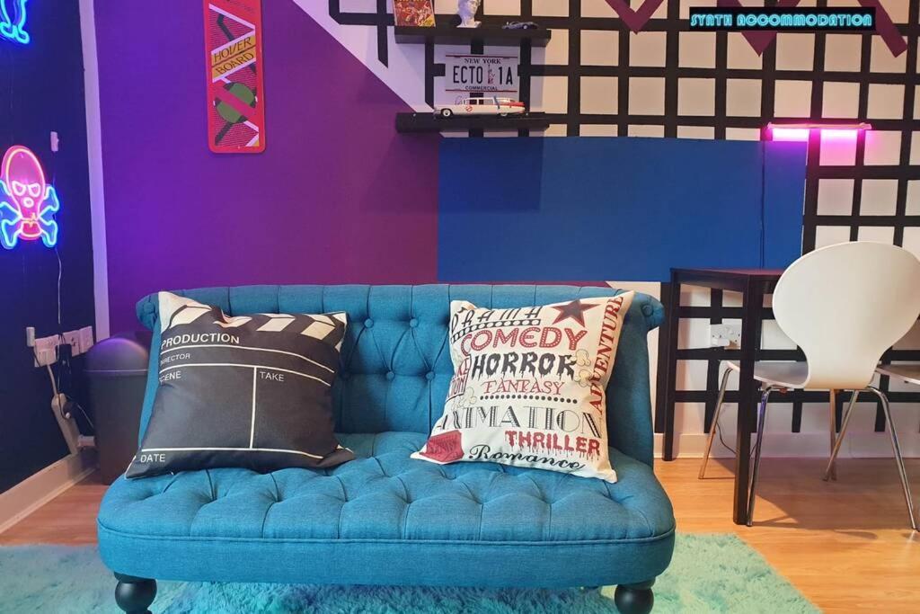 80s Retro 1bed Studio Serviced Canary Wharf Perfect For Solo & Couple Travellers Londen