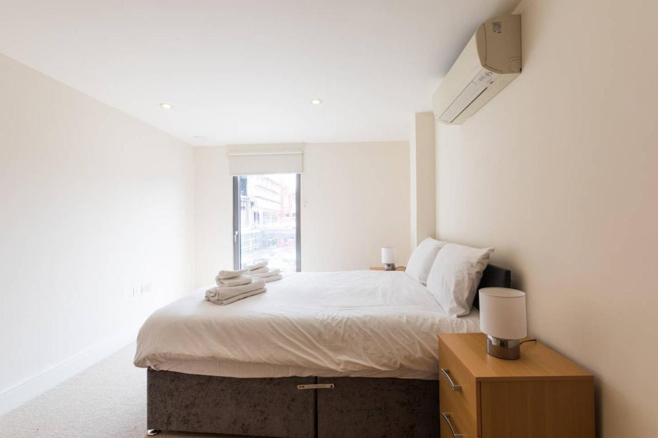 Bright And Modern 3 Bed Hyde Park Apartment