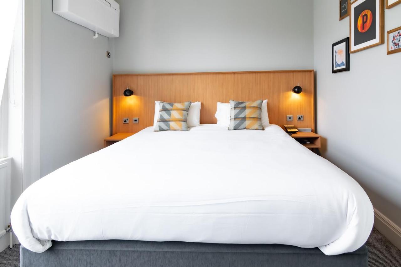 Victoria Hotel 2*