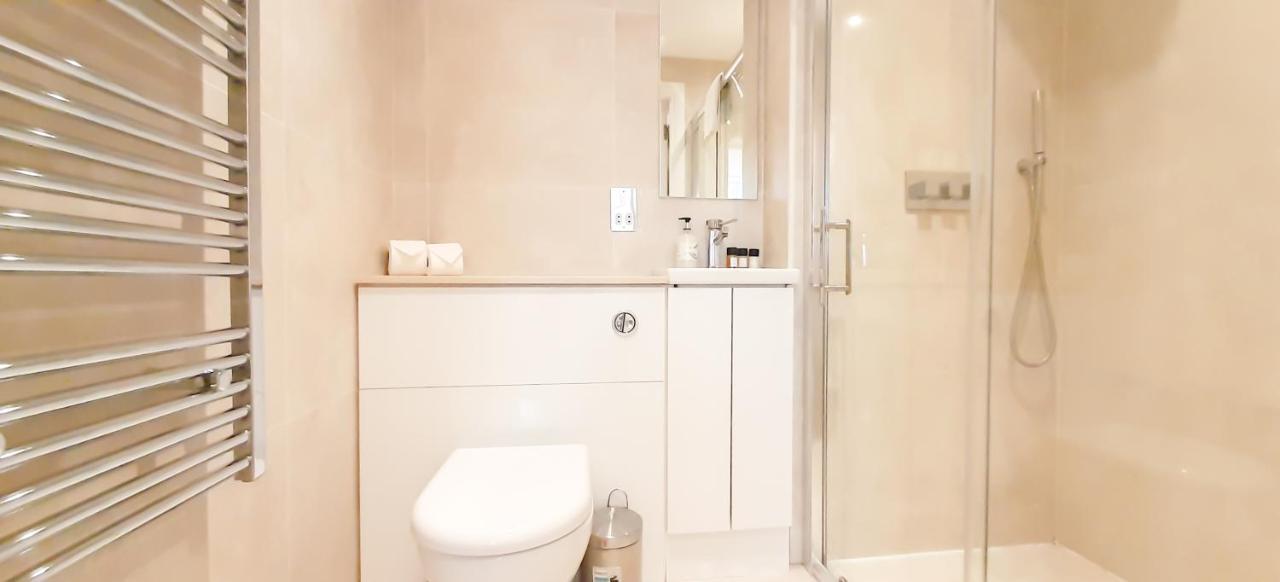 One Bed Serviced Apt Near Holborn In Chancery Lane Appartement Londen