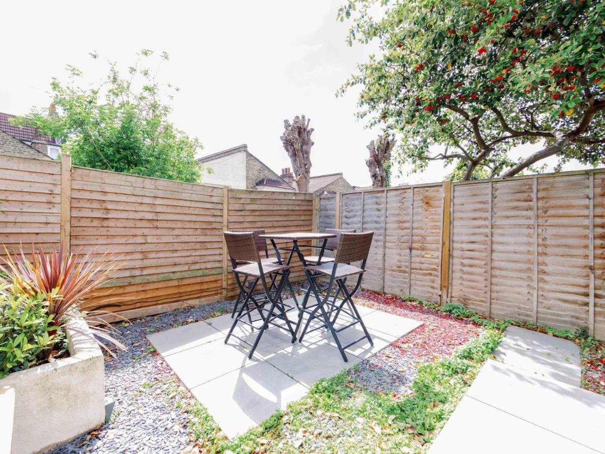 Pass The Keys Recently Renovated 1br Flat With Private Garden In South