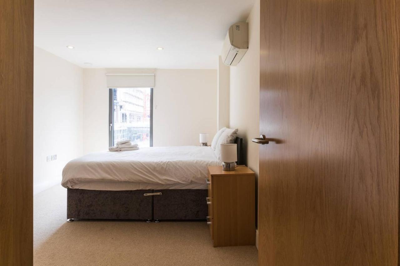 Bright And Modern 3 Bed Hyde Park Apartment