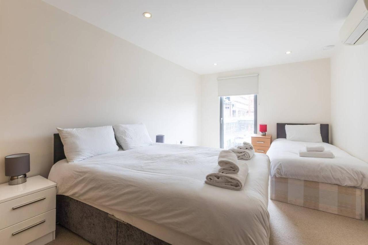 Bright And Modern 3 Bed Hyde Park London