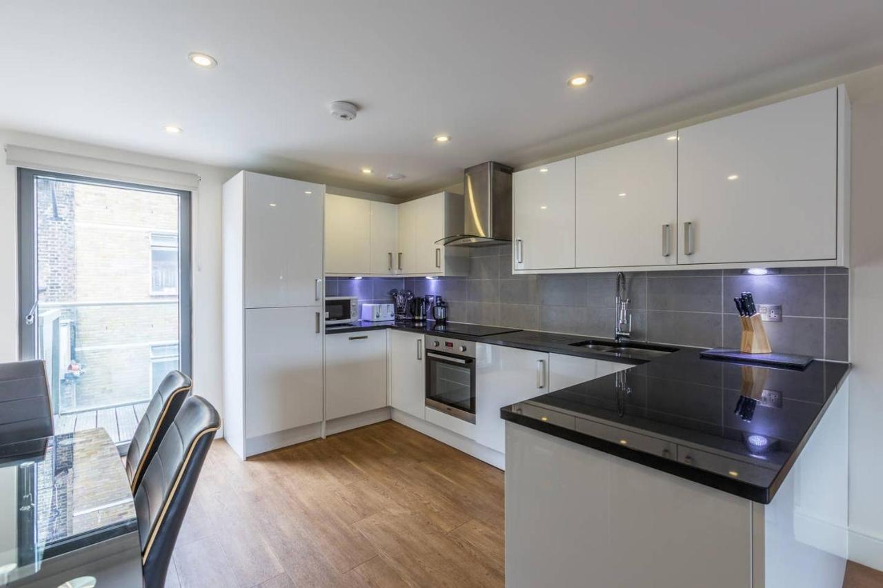Bright And Modern 3 Bed Hyde Park Apartment London