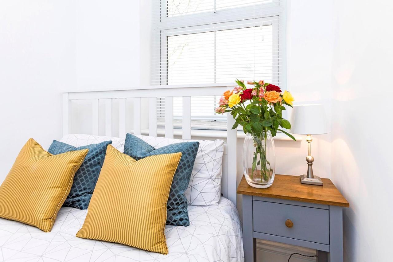 Stylish 2 Bed Apartment-zone 2 - 10 Minutes To The Heart Of London- Sleeps Up 8 Apartamento