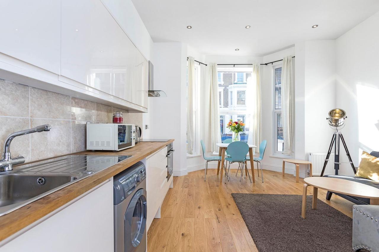 Stylish 2 Bed Apartment-zone 2 - 10 Minutes To The Heart Of London- Sleeps Up 8 Apartamento