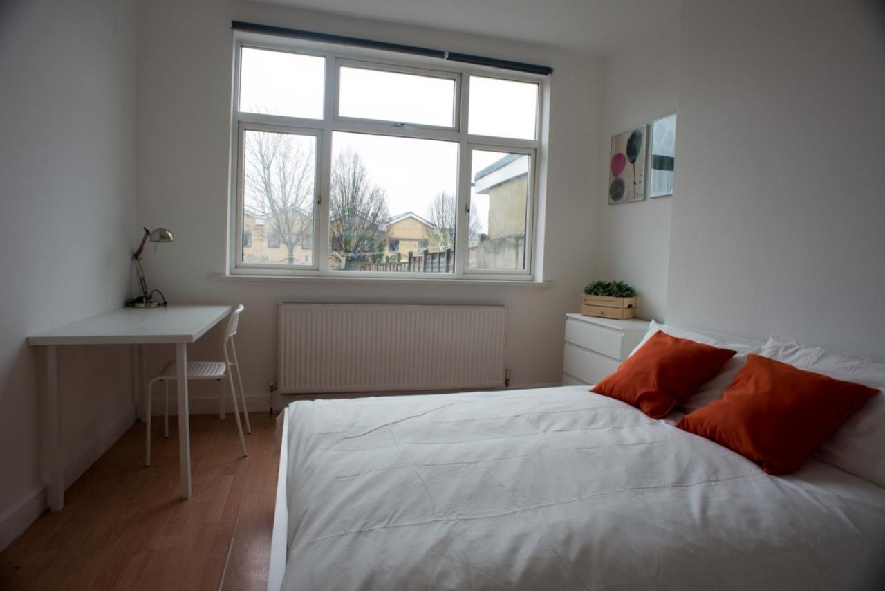 Tooting Bec By Dc Habitación en casa particular *