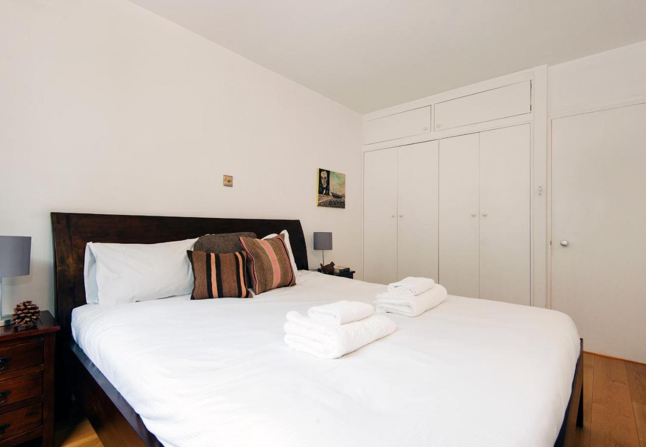 Lovely Flat In Literary By Underthedoormat