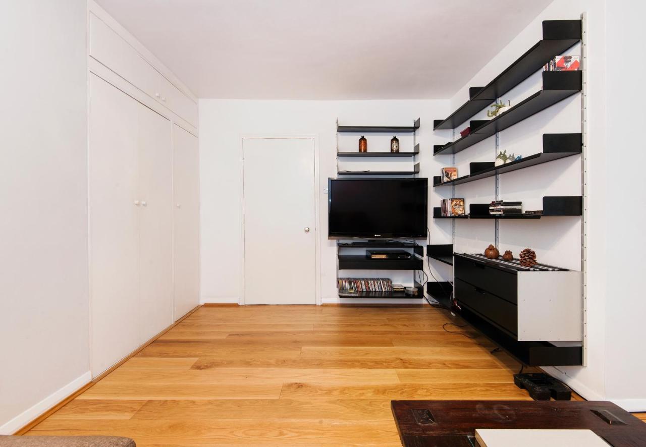 Lovely Flat In Literary By Underthedoormat * Londres