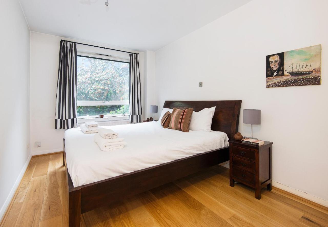 Lovely Flat In Literary By Underthedoormat Appartement