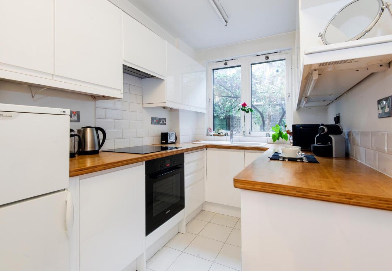 Lovely Flat In Literary By Underthedoormat Appartement