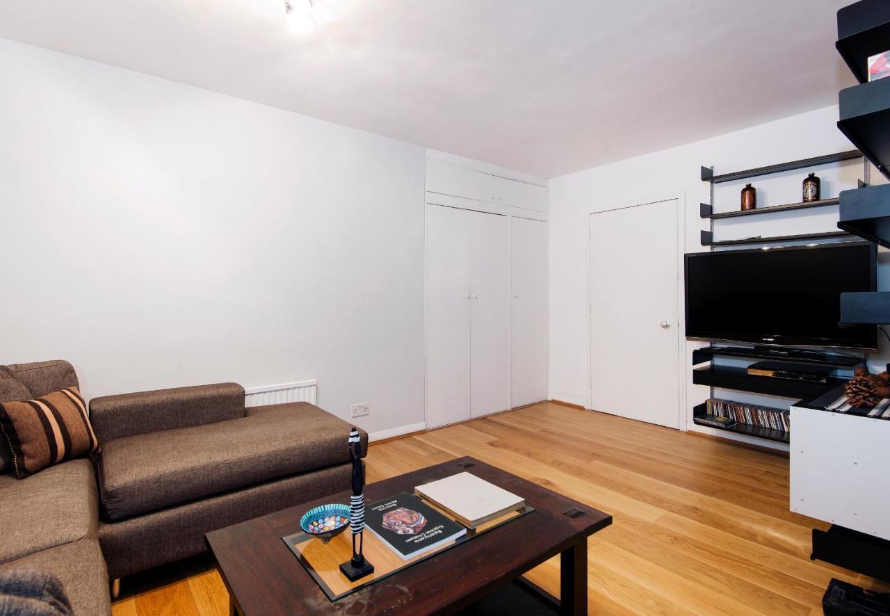 Lovely Flat In Literary By Underthedoormat Londres