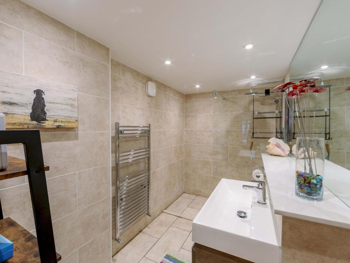 Pass The Keys Recently Renovated 1br Flat With Private Garden In South * Londres