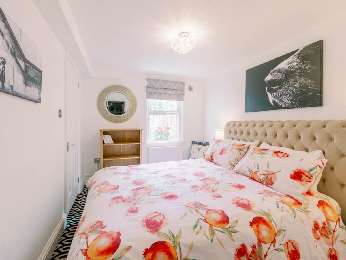 Pass The Keys Recently Renovated 1br Flat With Private Garden In South Apartamento *