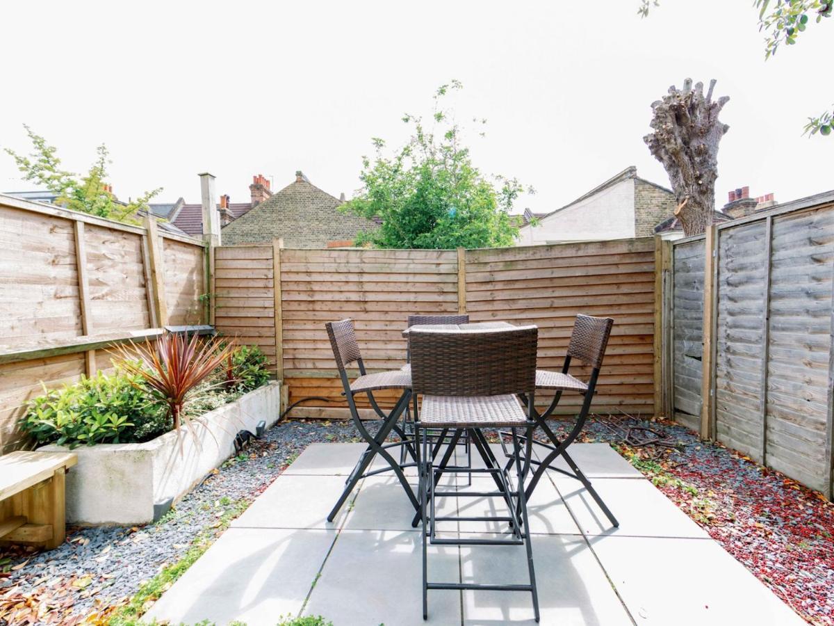 Pass The Keys Recently Renovated 1br Flat With Private Garden In South Apartamento