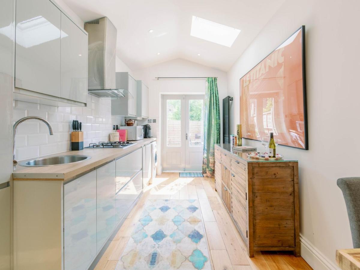 Pass The Keys Recently Renovated 1br Flat With Private Garden In South Apartamento Londres