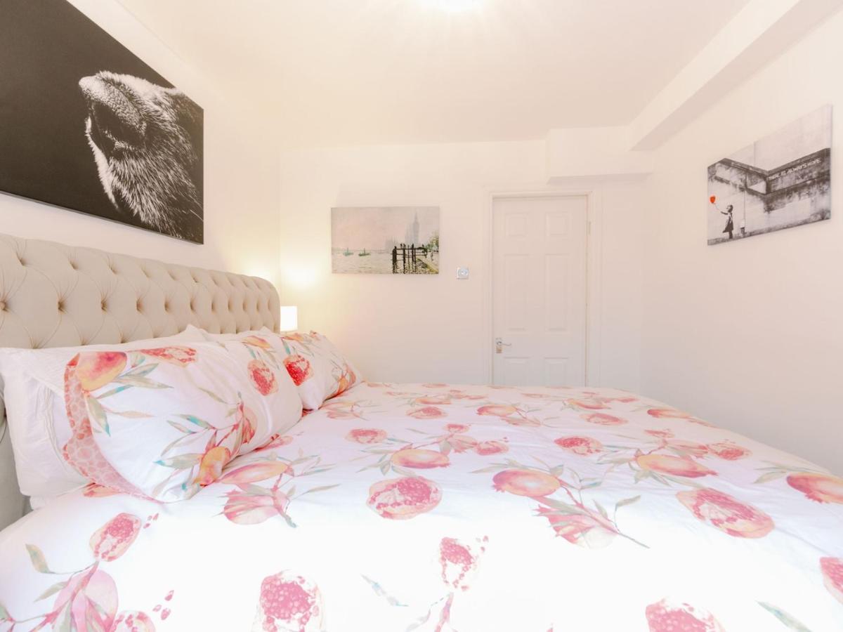 Pass The Keys Recently Renovated 1br Flat With Private Garden In South *