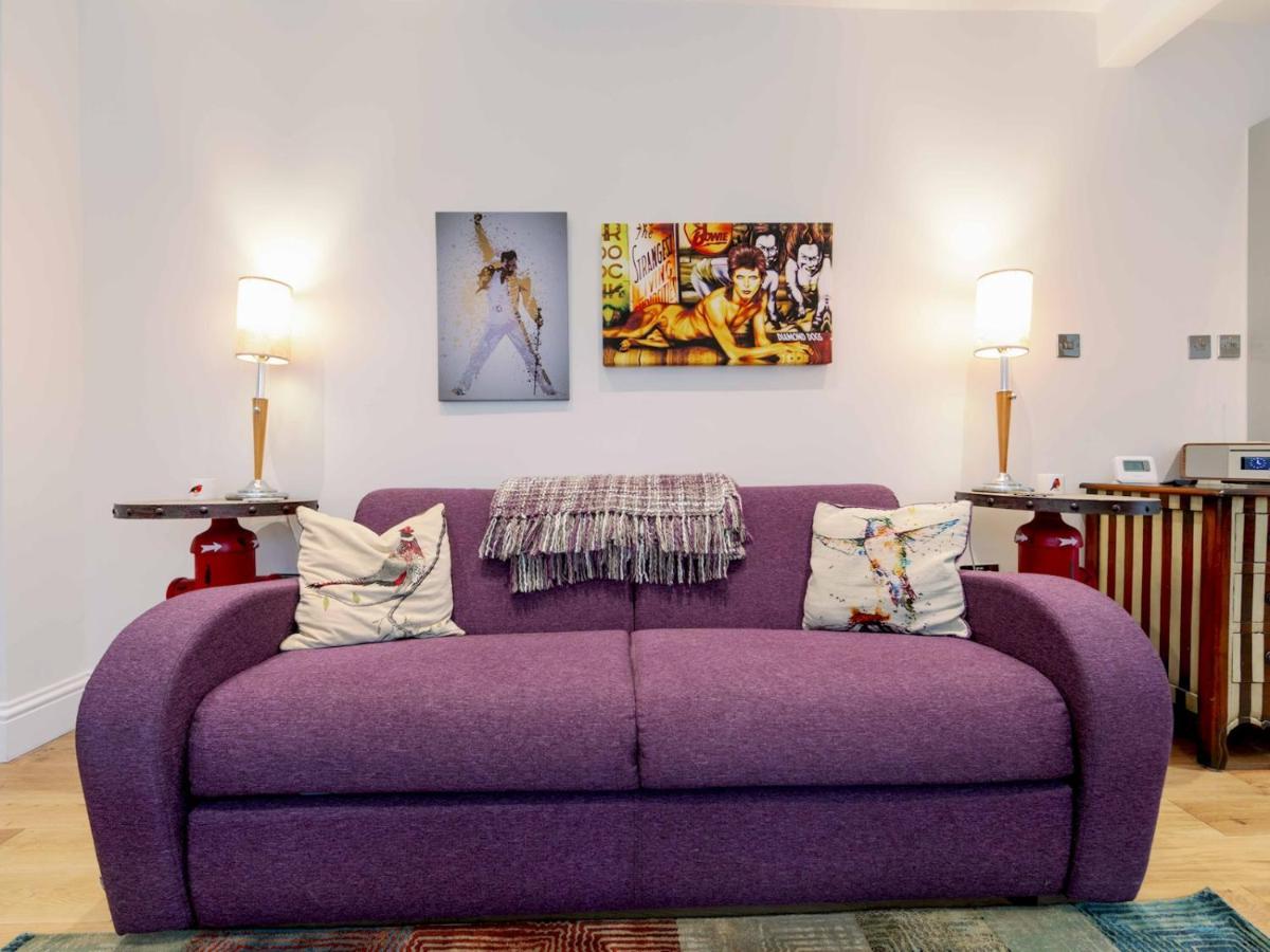 Pass The Keys Recently Renovated 1br Flat With Private Garden In South Apartamento