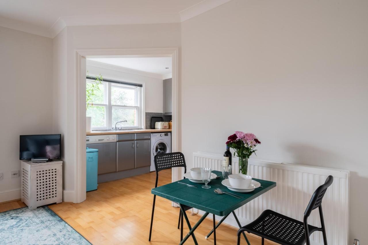 Apartamento Pleasant Putney Close To The Tube Station By Underthedoormat Londres