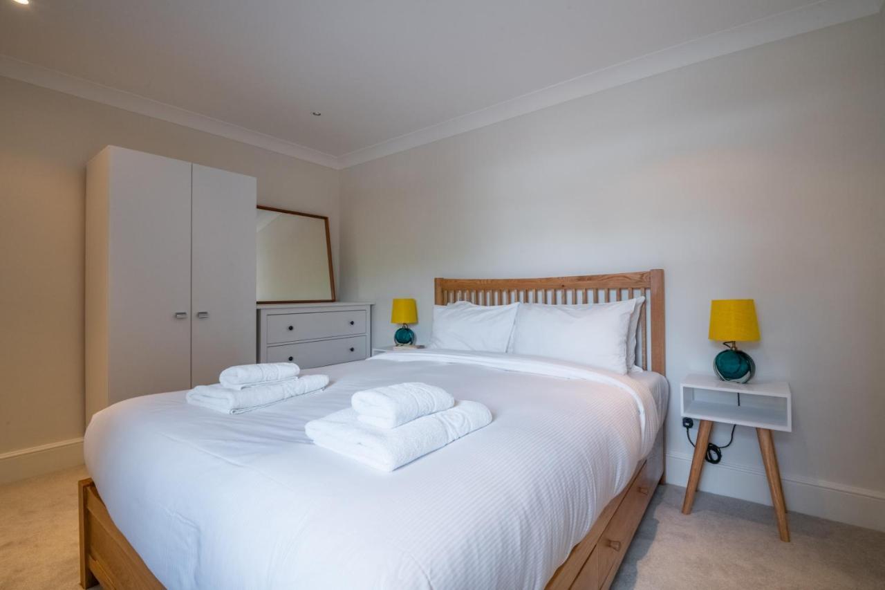 Pleasant Putney Close To The Tube Station By Underthedoormat Apartamento Londres