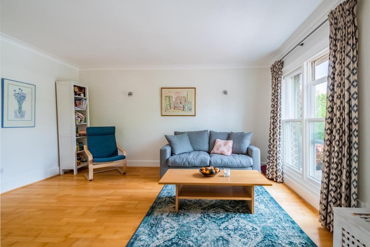 Pleasant Putney Close To The Tube Station By Underthedoormat Londres
