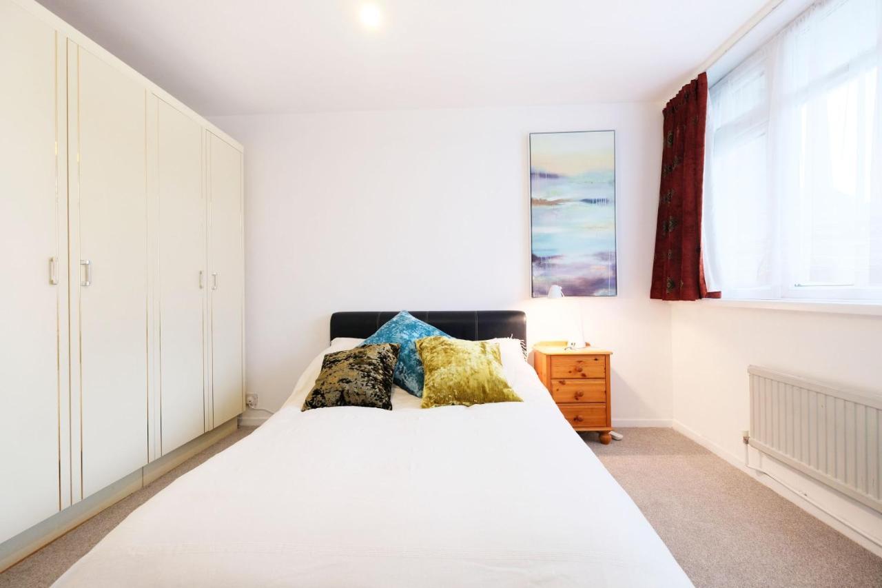 Pass The Keys - Beautiful Flat With Balcony In Swiss Cottage, Appartement *