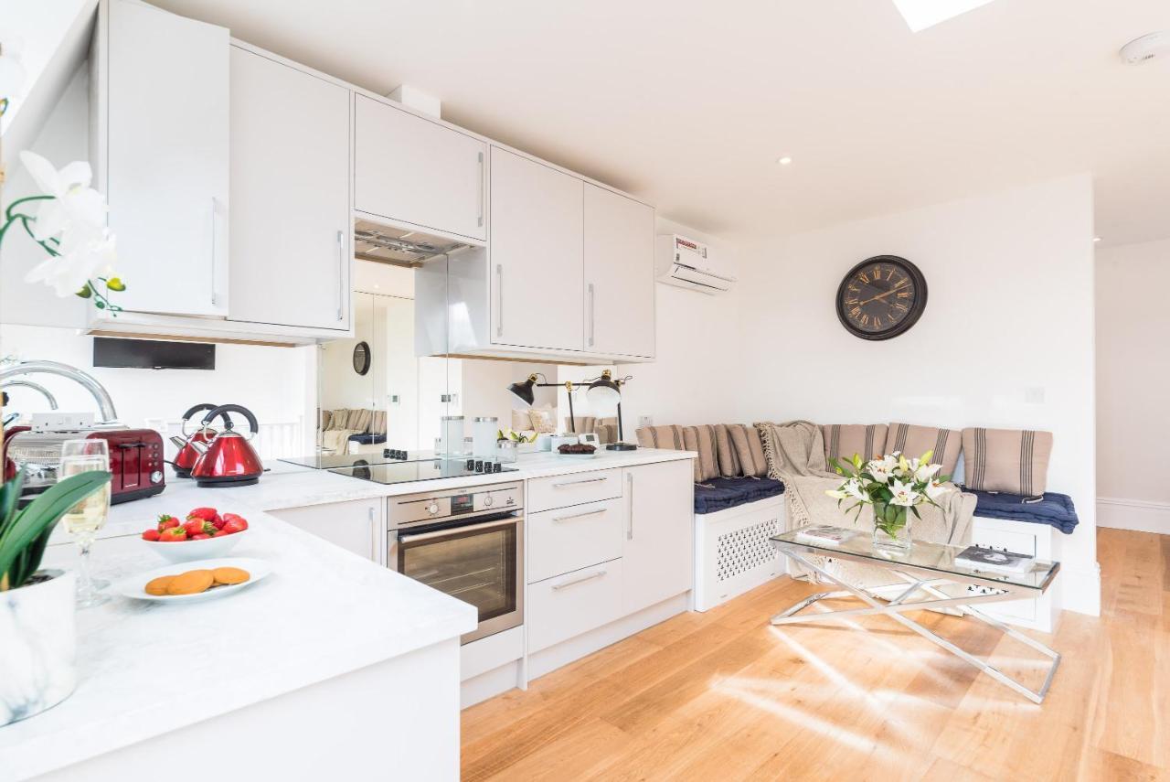 Luxury Flat With Sw Balcony In Fulham Broadway *