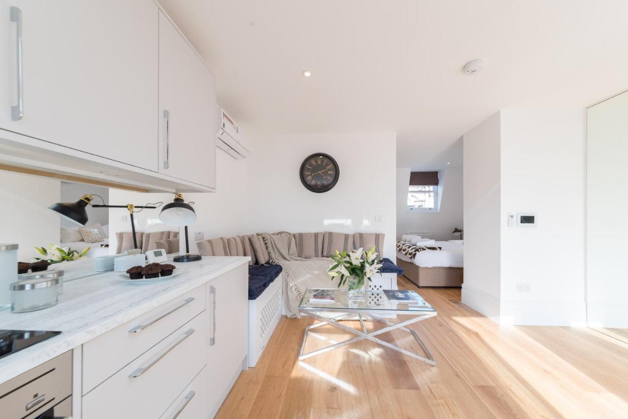 Luxury Flat With Sw Balcony In Fulham Broadway Apartment