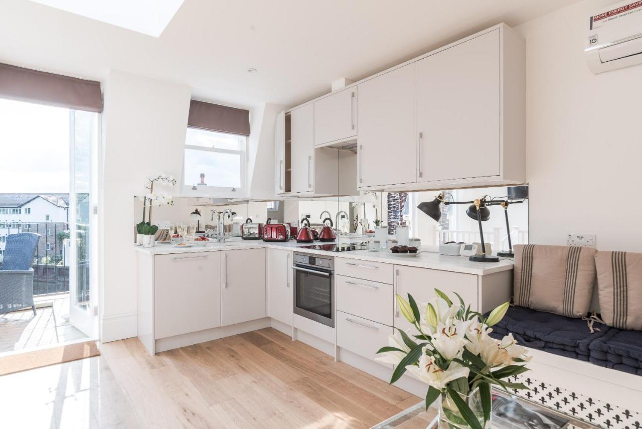 Apartment Luxury Flat With Sw Balcony In Fulham Broadway *
