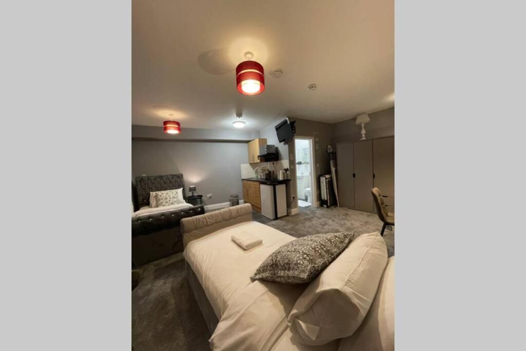 Spacious, Bright Twin Appartement