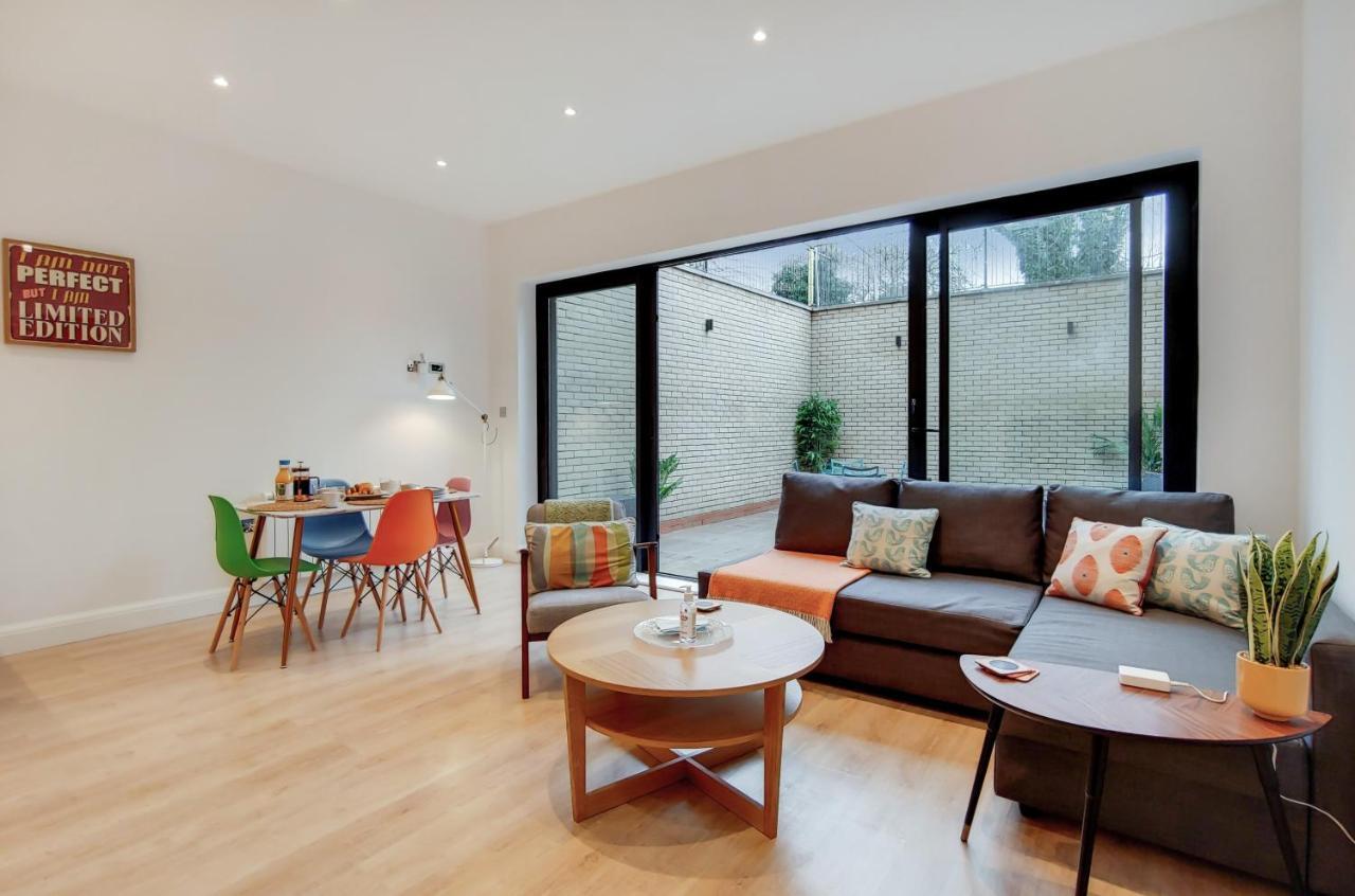 Modern Ealing With Large Private Patio * London