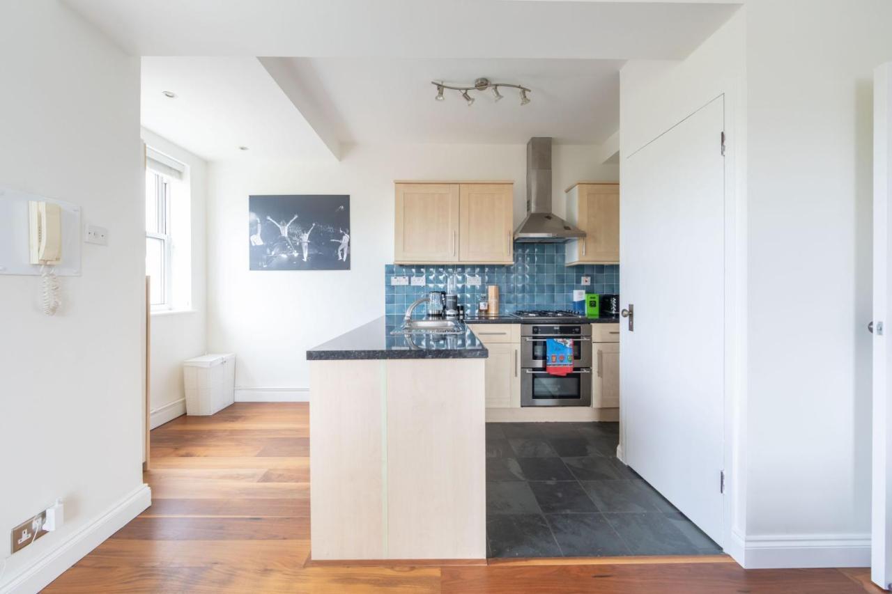 Pass The Keys Bright In Peckham With Free Parking * Londres
