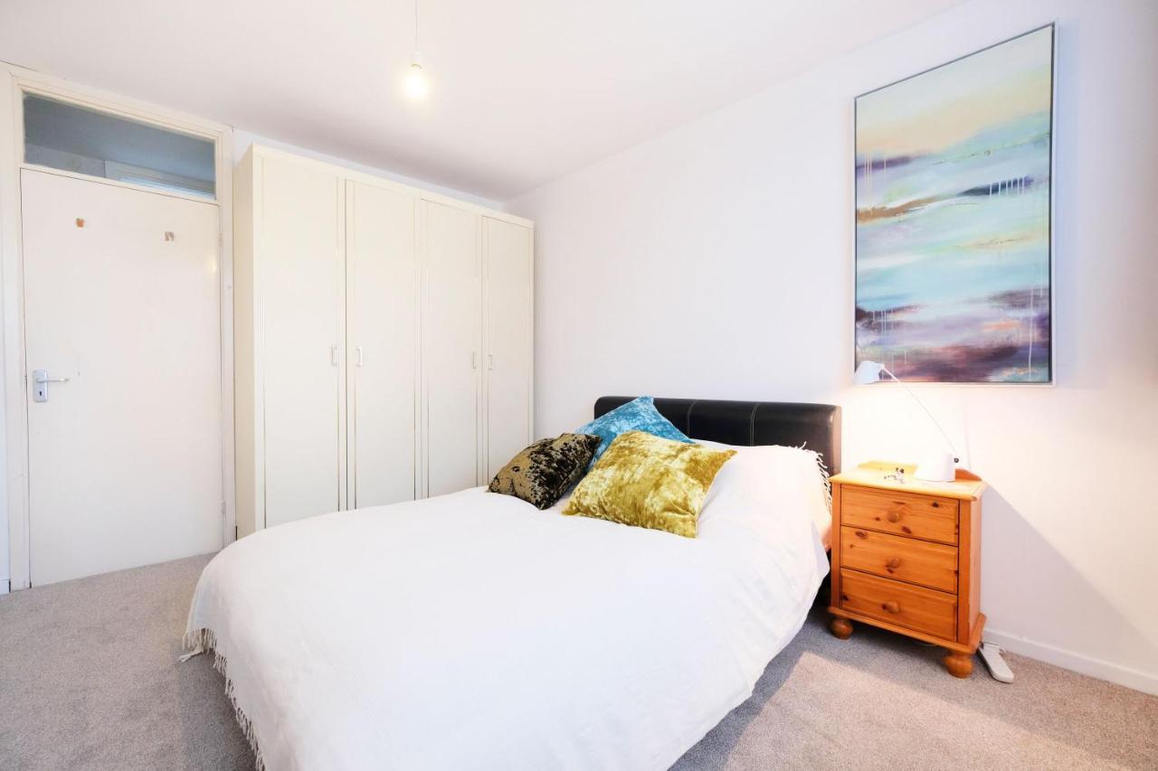 Pass The Keys - Beautiful Flat With Balcony In Swiss Cottage, Londres