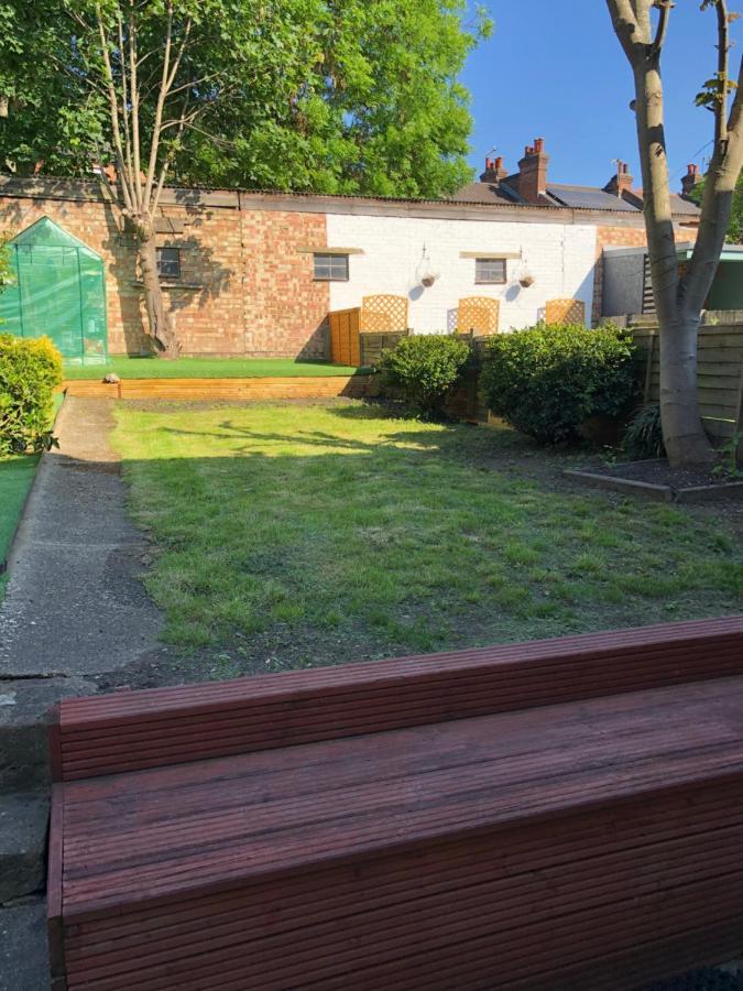 Spacious West 2 Bedroom