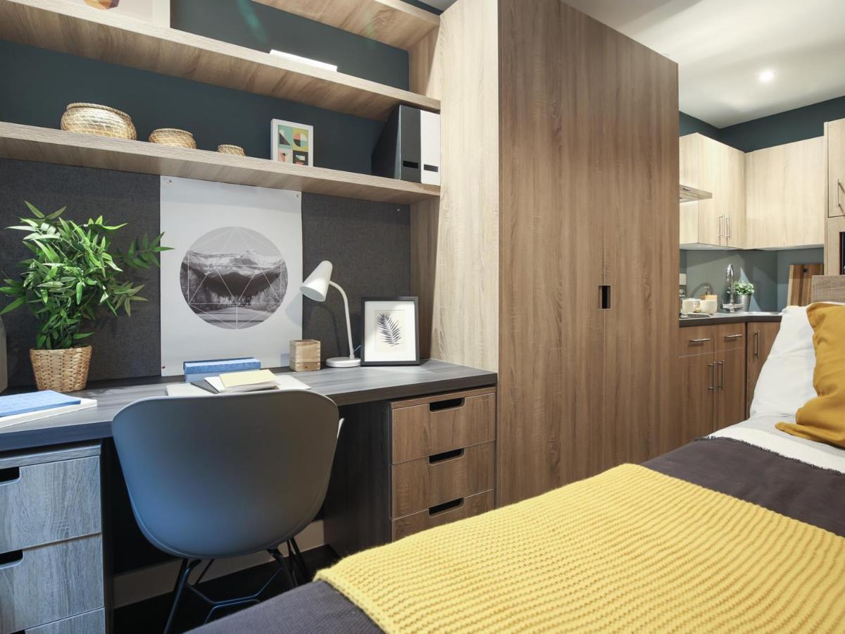 Apartment Trendy At Iq Hammersmith In *