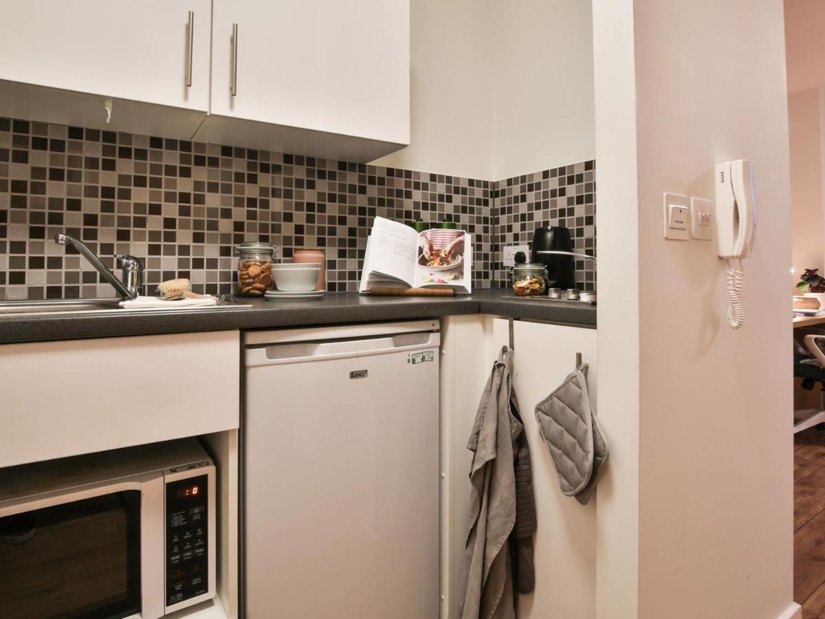 Appartement Private Bedrooms And Minutes Away From Wembley Stadium At Sterling Court Londen