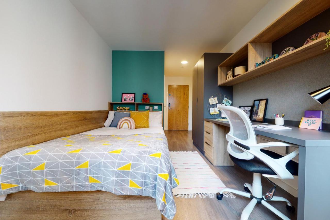 Studios And Cozy Ensuites With Shared Kitchen At Canvas Wembley Apartments *